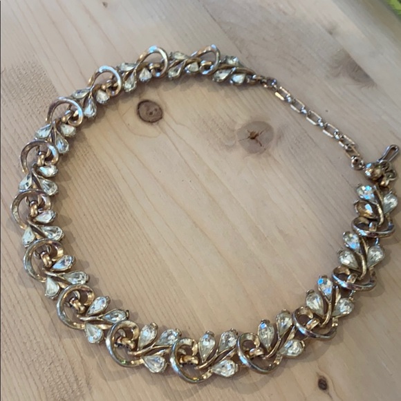 Rhinestone floral necklace - Picture 4 of 6